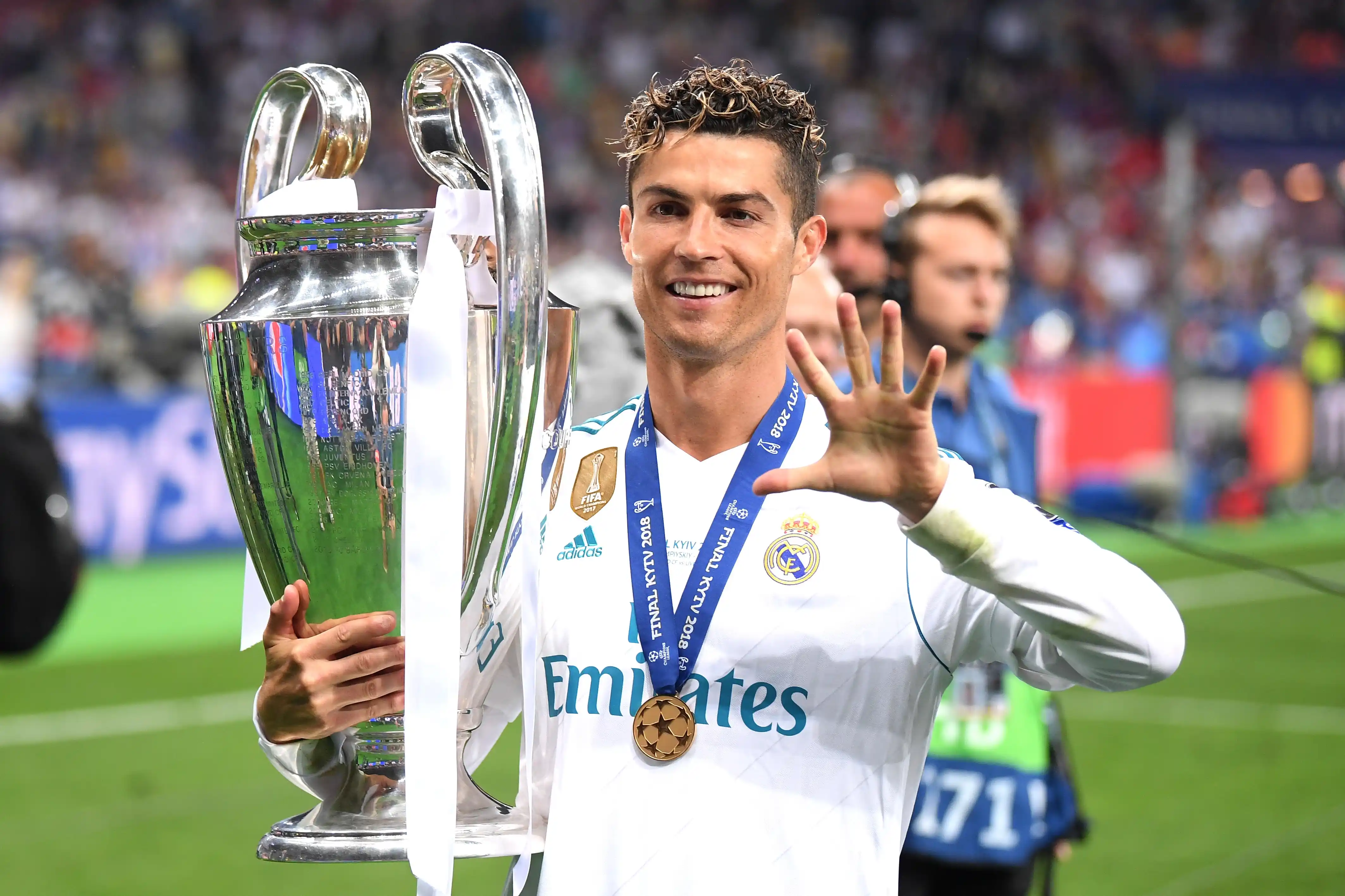 Cristiano Ronaldo 5 Champions